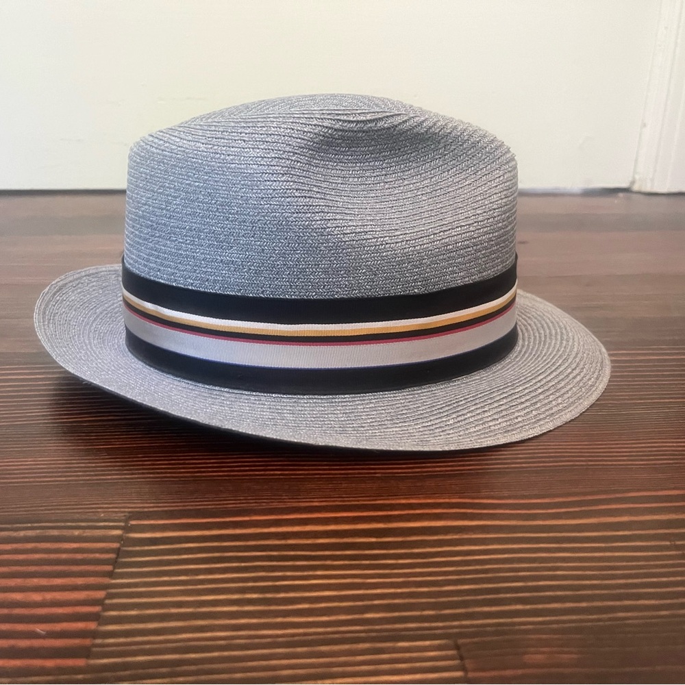 Stylish Gray Fedora Hat with Multicolor Band